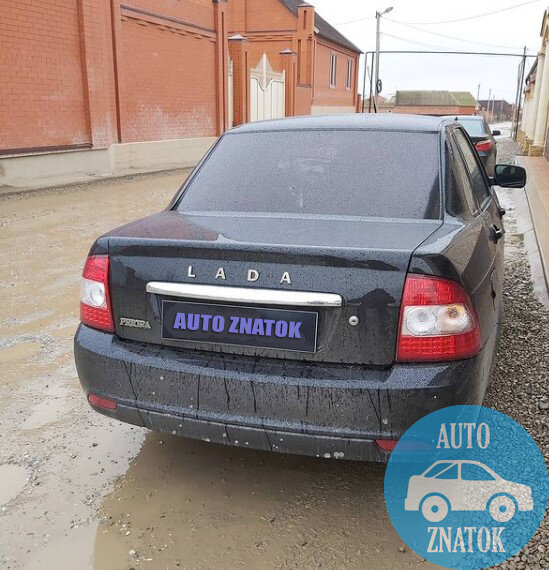 LADA Priora вид сзади 