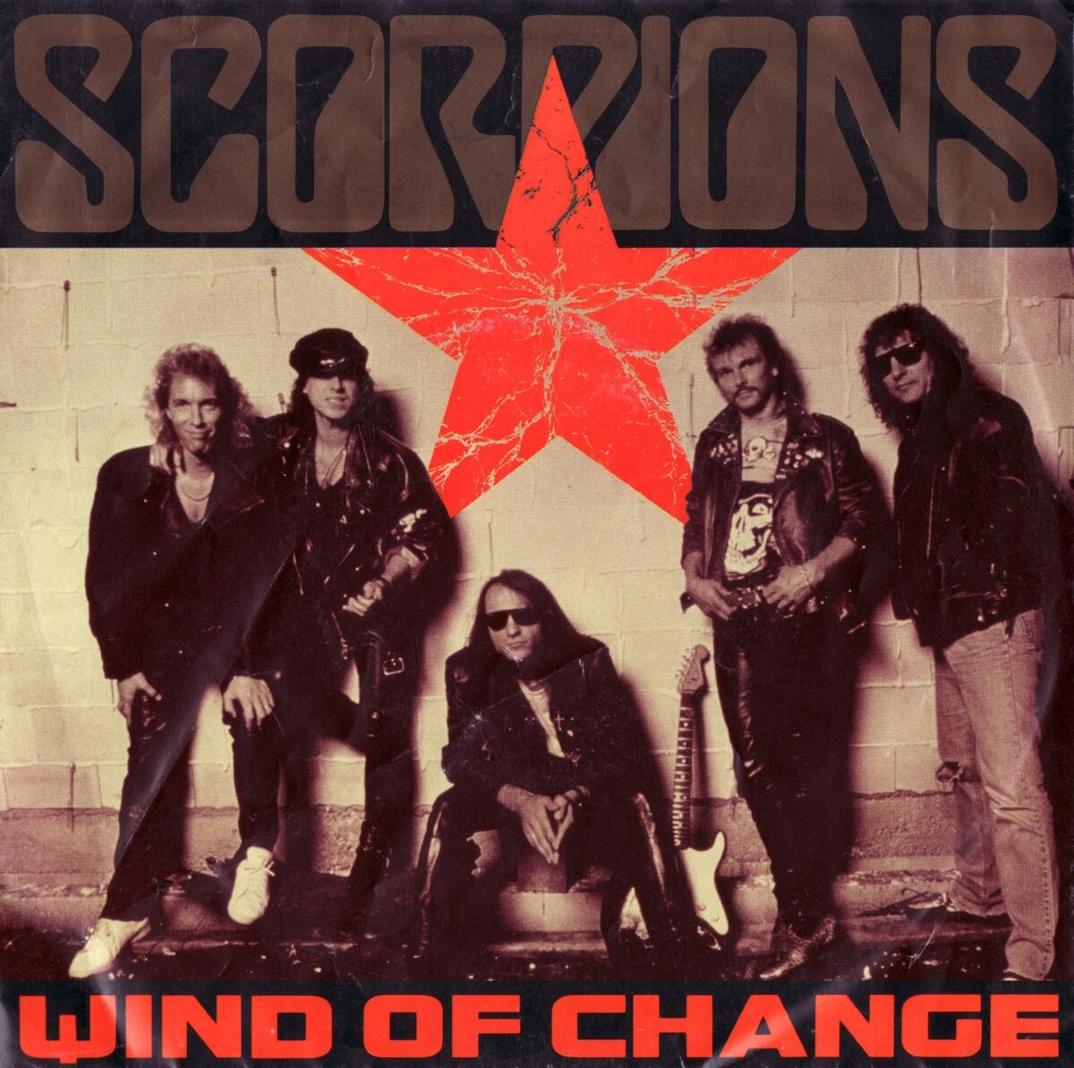Скорпионс песня ветер. Scorpions Virgin Killer 1976 обложка. Scorpions 1975. Scorpions Wind of change обложка. Альбом Virgin Killer Scorpions.