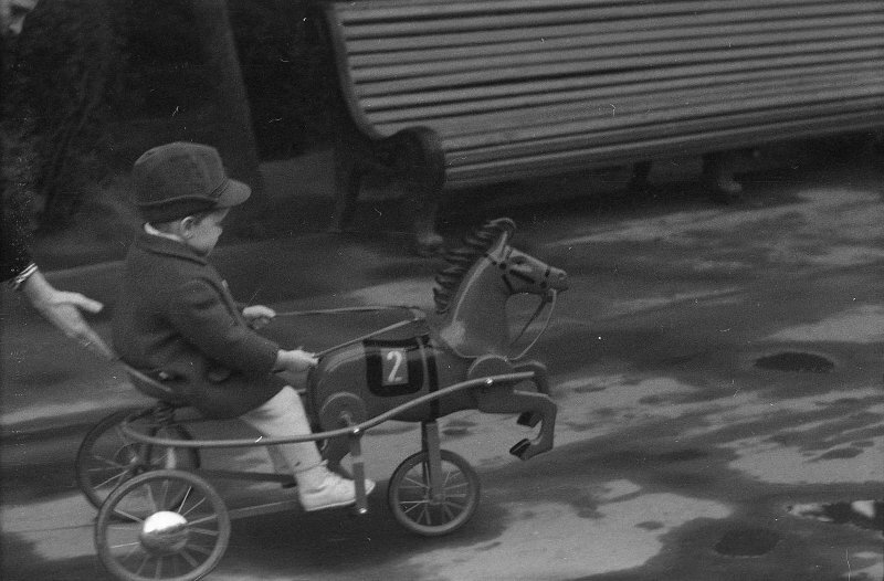 В парке на лошадке, СССР, Баку, 60-е годы. Фото: Azerhistory.com