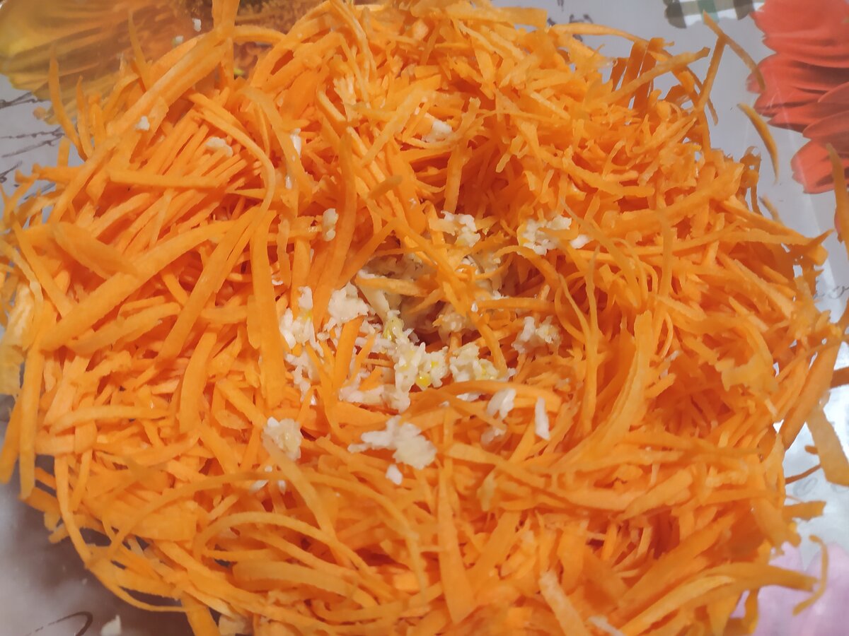 Фото автора Морковь с грибами .