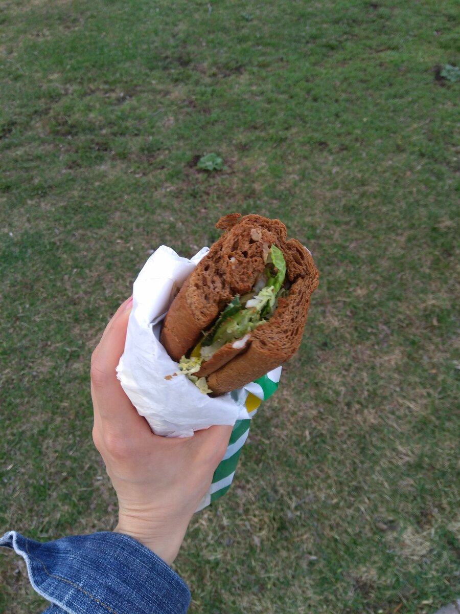 Проблема акне за последние 100 лет возросла на порядок. И ситуация приобретает по истине вселенские масштабы среди подросткового и даже взрослого населения. Можно ли считать АКНЕ проблемой диетологической? Разбираемся вместе.