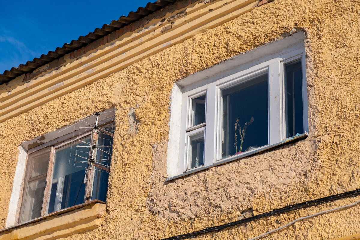 Как будто дом еще жилой...