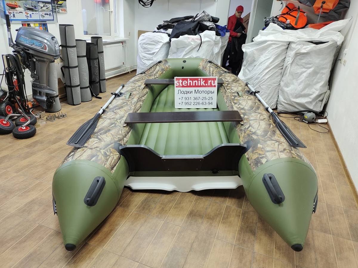 Надувная моторно-гребная лодка REEF 390НД имеет надувное днище низкого давления. Данный вид днища позволяет значительно сократить время на сборку/разборку лодки. Еще одним преимуществом является уменьшение веса лодки и более компактная упаковка в одну сумку. Мотор, устанавливаемый на REEF 390НД должен иметь мощность не больше 25 л.с.