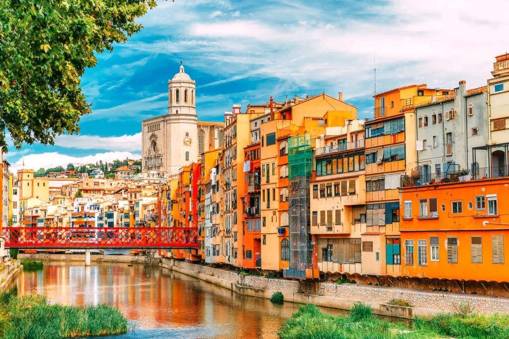 Живописная Жирона, Испания 