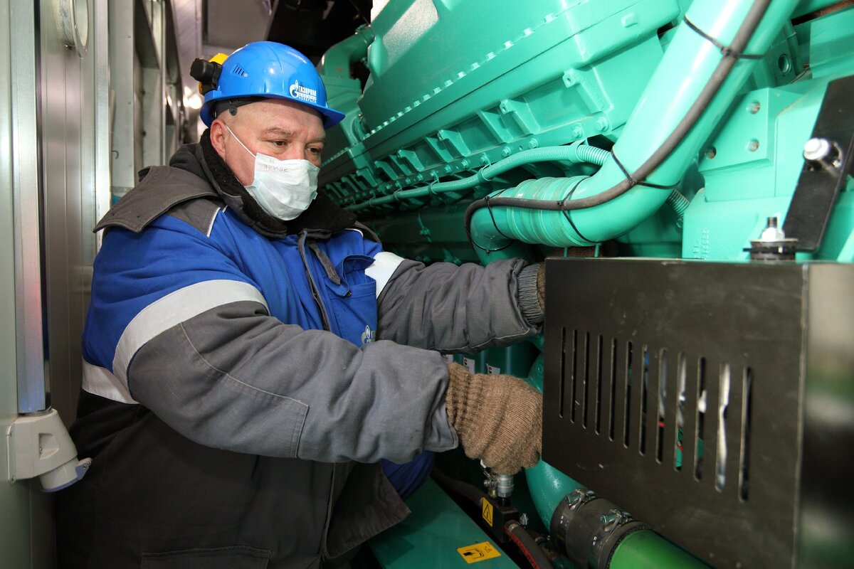 Erotika: külotkali etuk ayollar dumbalarini korsatishmoqda