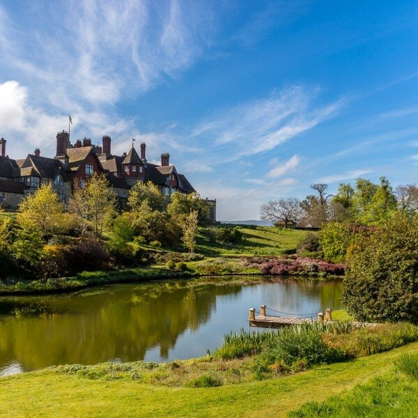 ����: cowdray.co.uk