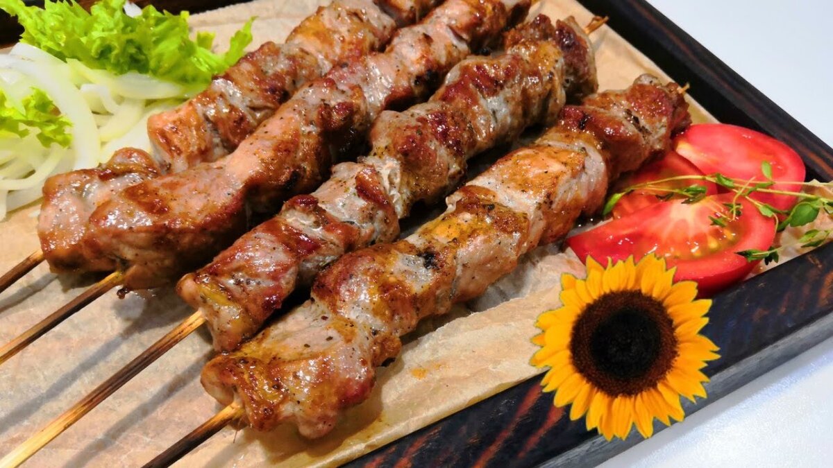 шашлык с луком. шашлык. шашлык из барашка. шашлык с уксусом и луком. шашлык из свинины с уксусом.