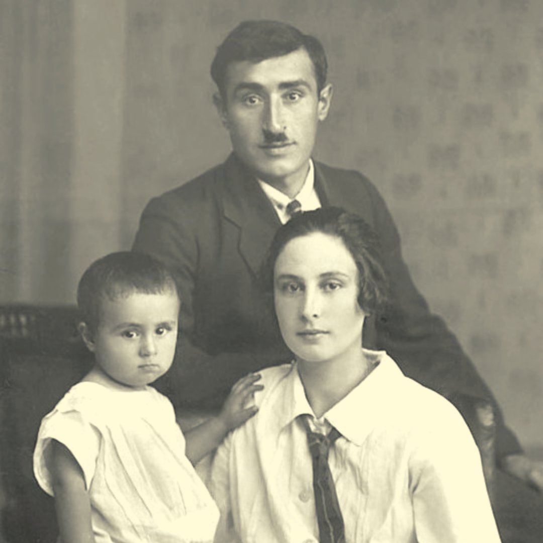 Эдуард Асадов с родителями