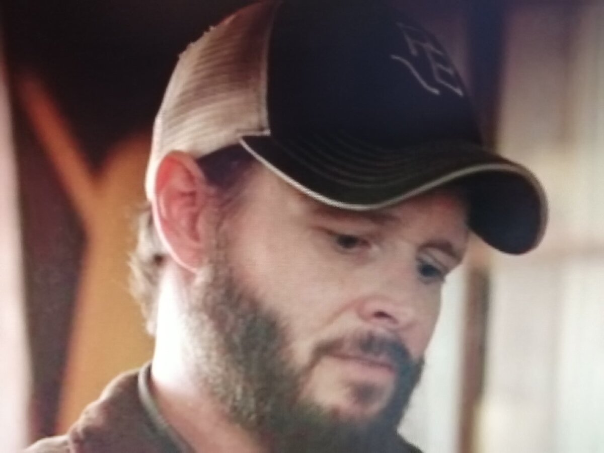 Кадр из фильма "Пустошь тьмы и зла" (2020)