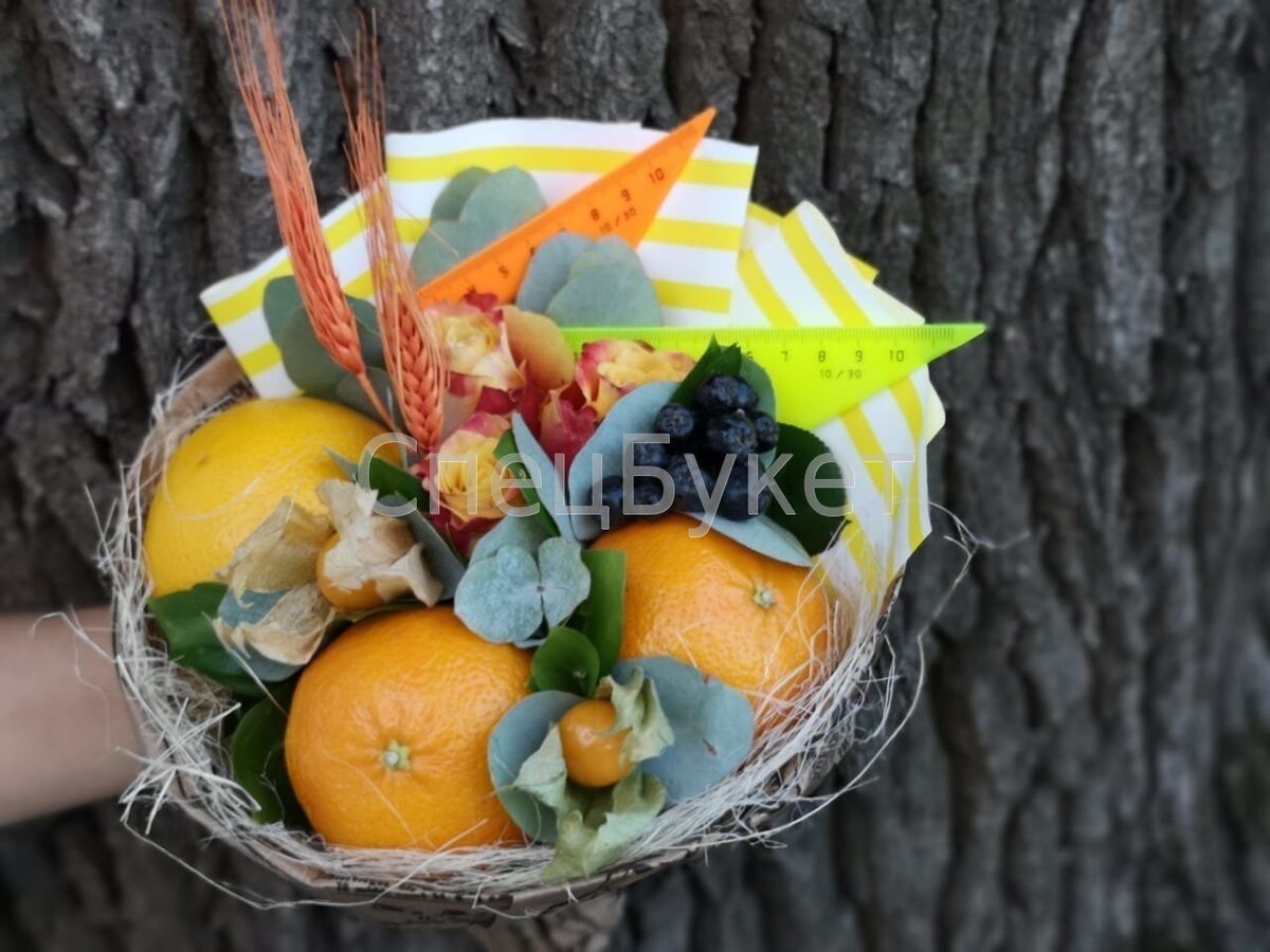 Букет в школу из фруктов "Милый Первоклашка"