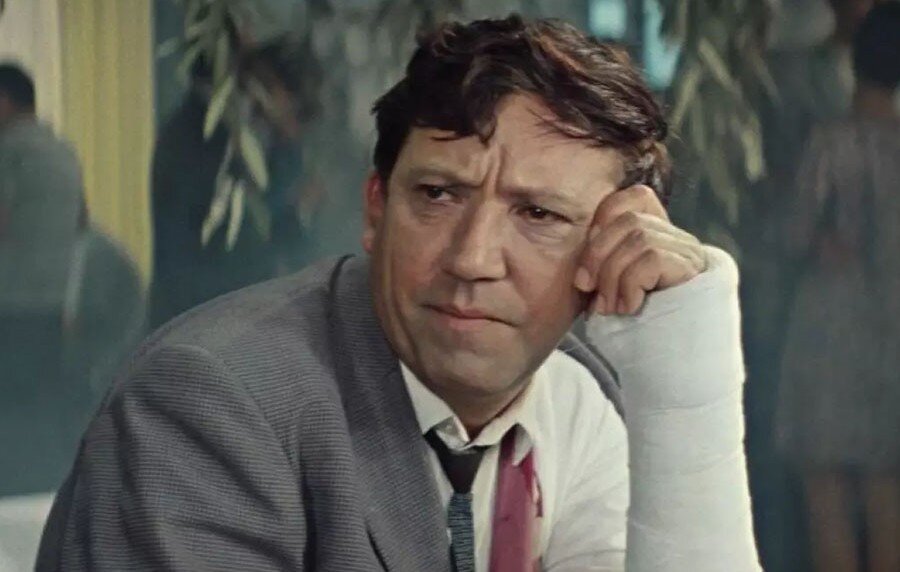 Кадр из к/ф «Бриллиантовая рука».