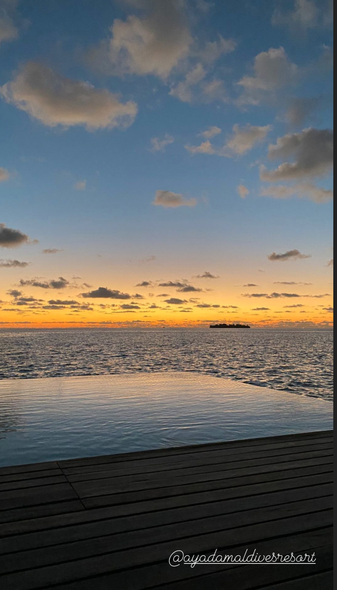 Новое фото в сторис от красотки "Мальдивы"