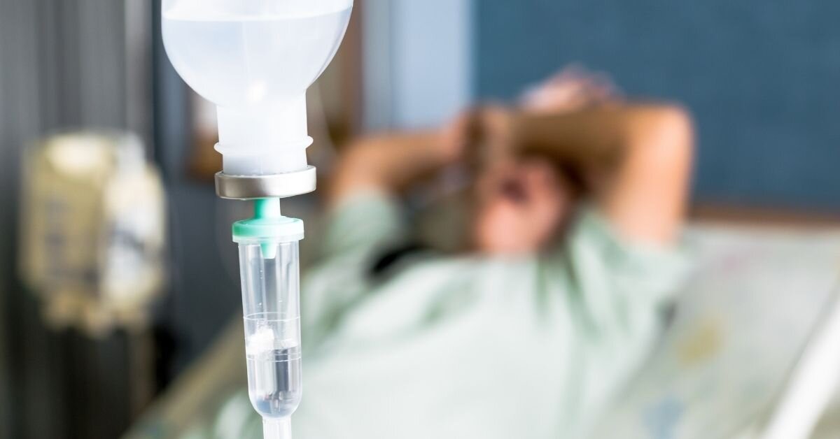 В чем плюсы и минусы выведения из запоя на дому?