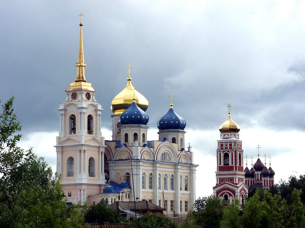 Город болхов. Спасо-Преображенский собор Болхов. Спасо Преображенский соборор в болдхове. Болхов Преображенский собор. В Спасо-Преображенском соборе г. Болхова.