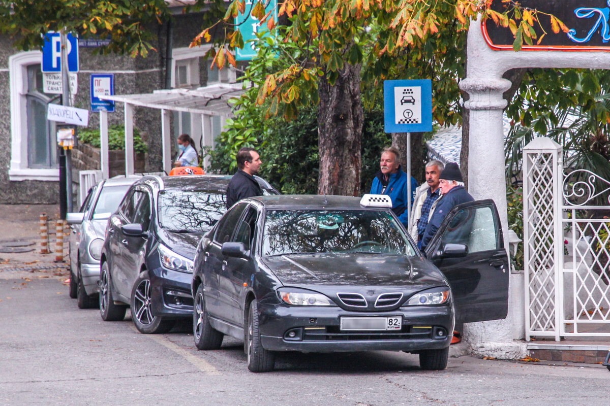 4 пережитка у такси в Крыму, с которыми я столкнулся | BEZгида | Дзен