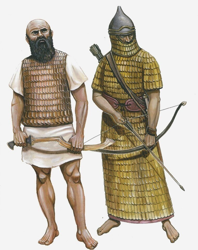 Ассирийские воины в доспехах. Слева - 1500 год до н.э., справа 900 - 650 годы до н.э.