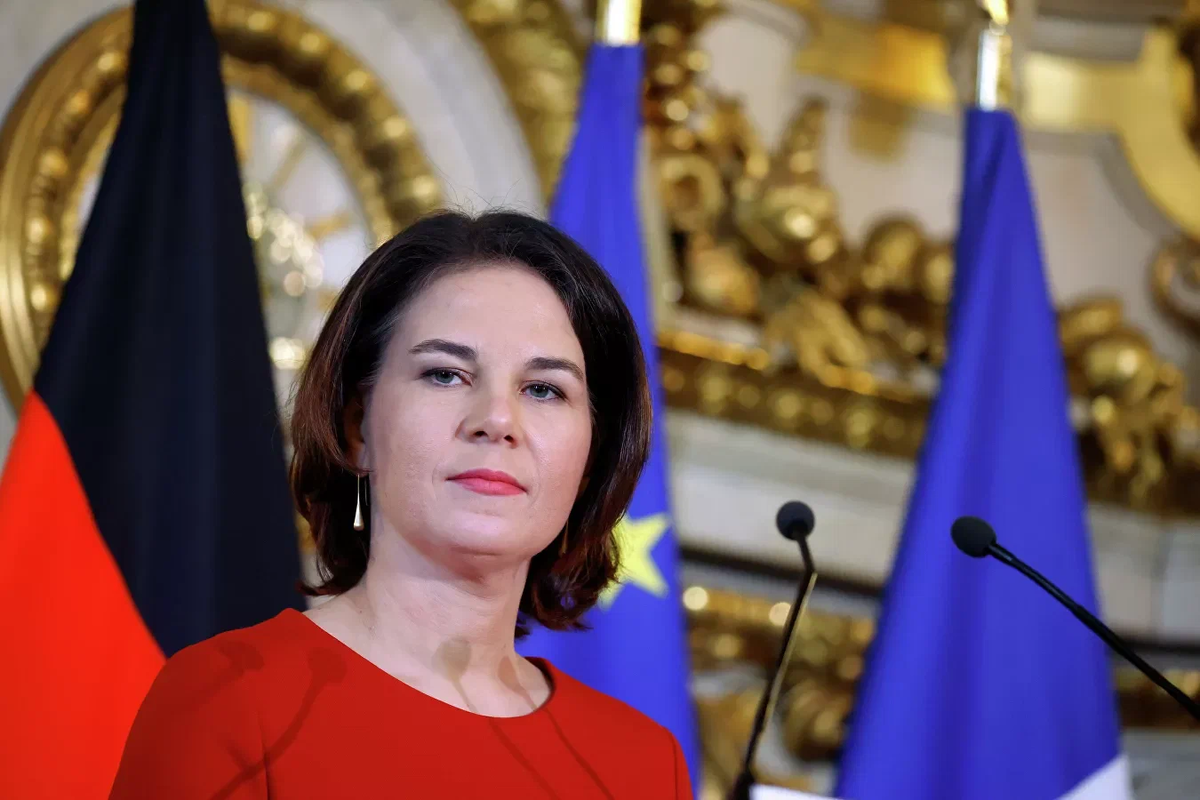 с такими русскими именами как Ана и Лена