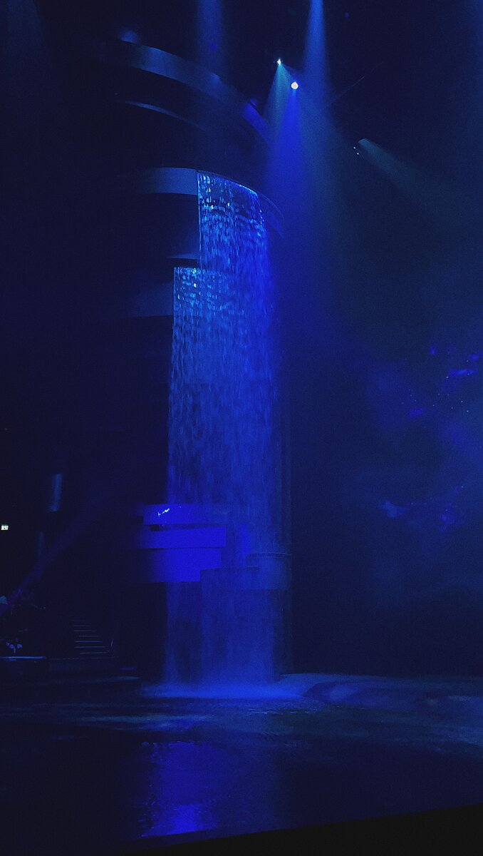 Фрагменты шоу La Perle, Дубай