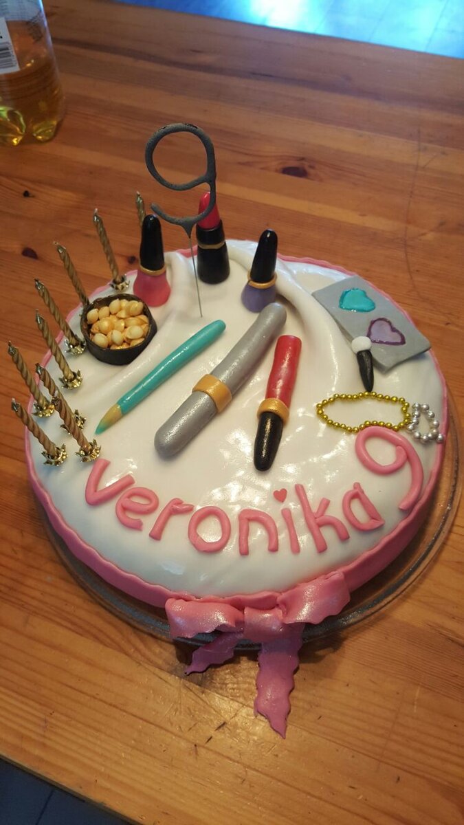                                                     "Девчачий" на  9 лет 