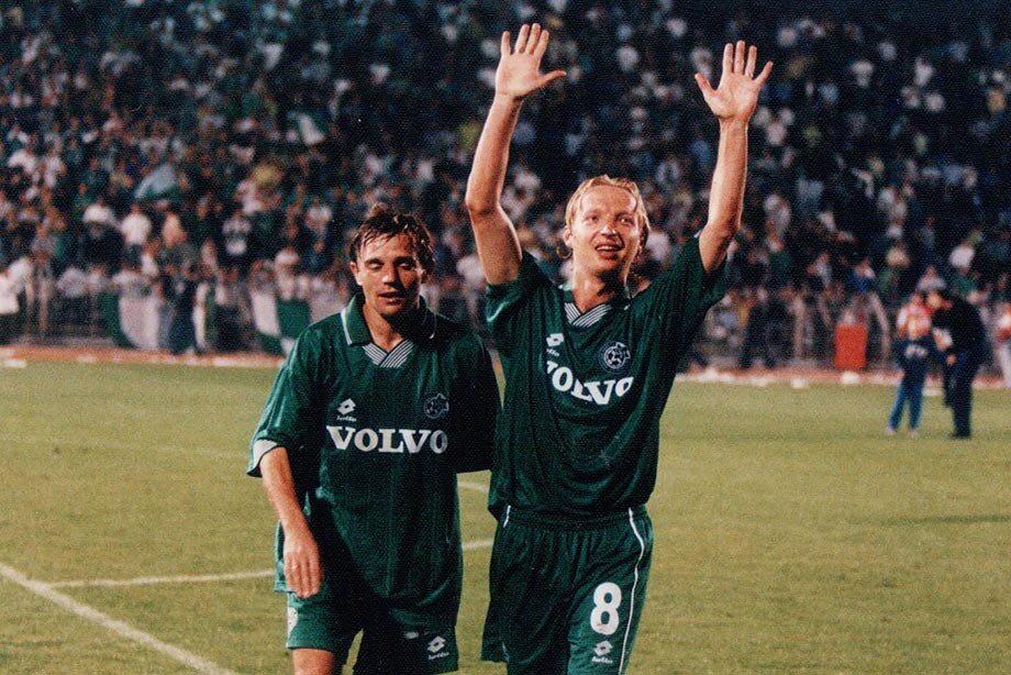 Василий Иванов (№8) в составе израильского "Маккаби". Источник championat.com