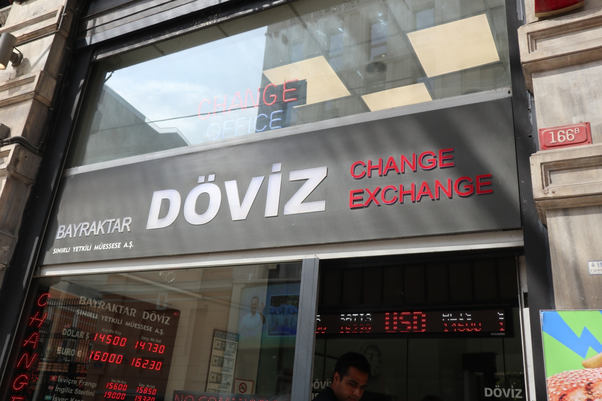 Как расплачиваться за границей в наши дни, когда карты не работают, а доллары не купить? Рассказываю на примере Турции