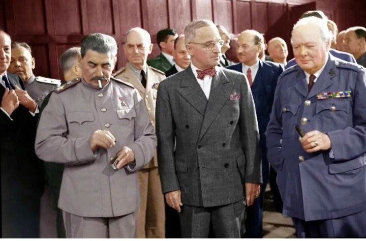 Потсда́мская конференция (также Берлинская конференция) — третья и последняя официальная встреча лидеров «большой тройки» — трёх крупнейших держав антигитлеровской коалиции во Второй мировой войне.