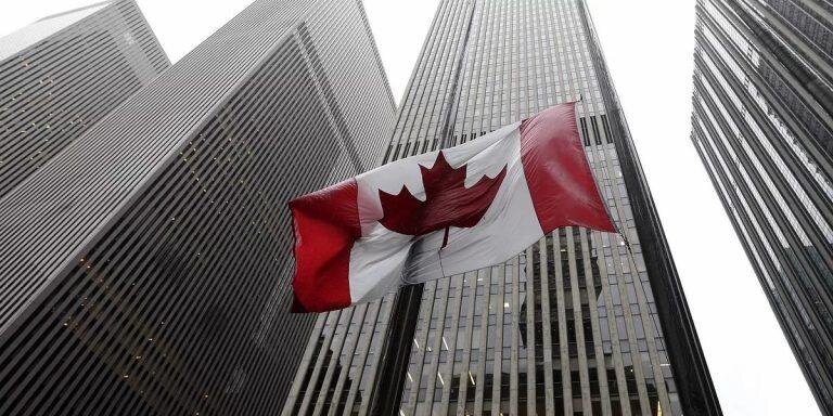 Фото: EPA/JASON SZENES