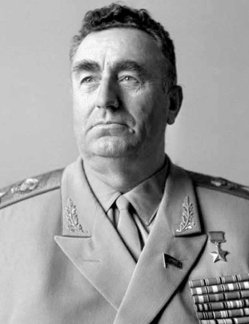В декабре 1953 года будущий маршал Павел Батицкий лично расстрелял Лаврентия Берию, выстрелив ему в голову из наградного пистолета