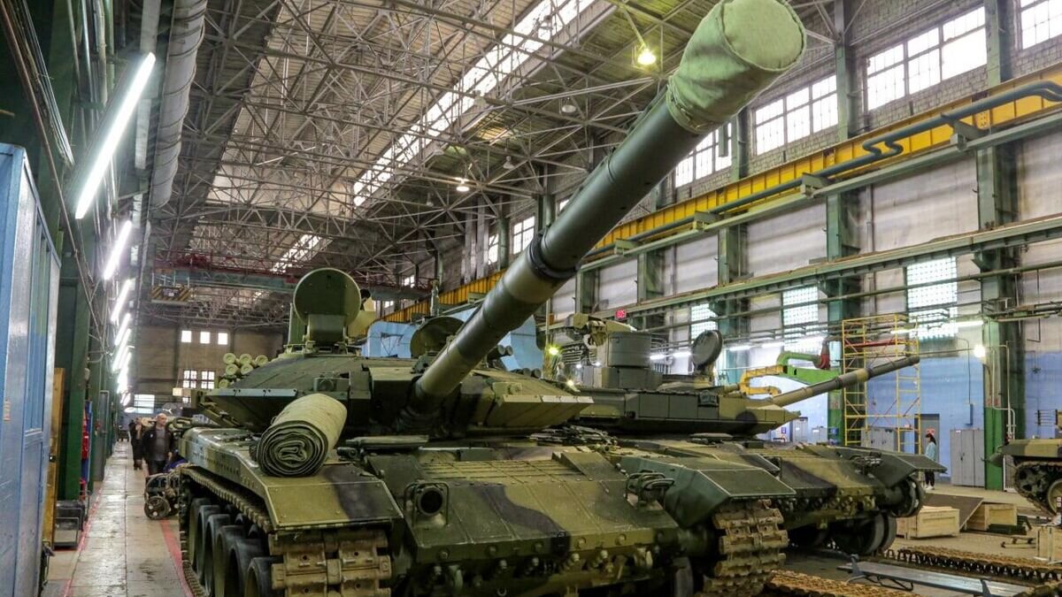    Отправка танков Т-90М "Прорыв" с Уралвагонзавода © РИА Новости