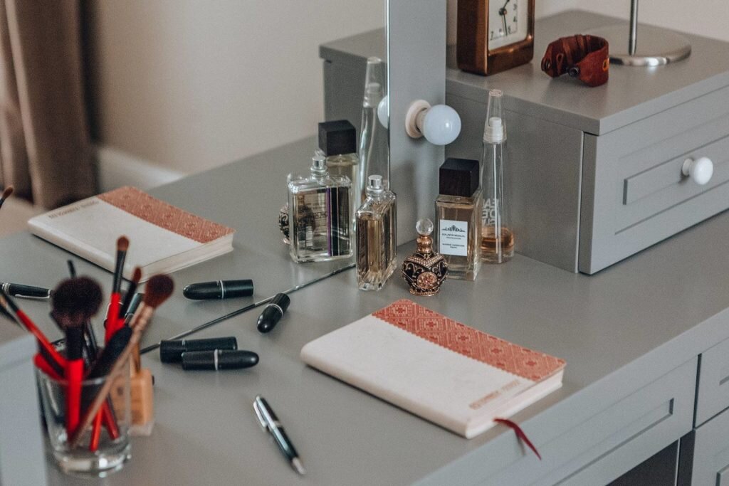 Перепланировка старого фонда. Элегантный классический интерьер квартиры с высокими потолками