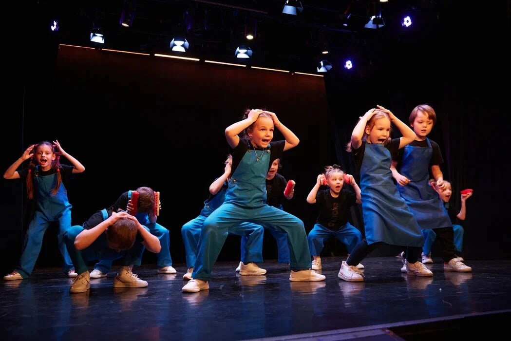 Ученики школы мюзикла OVATION