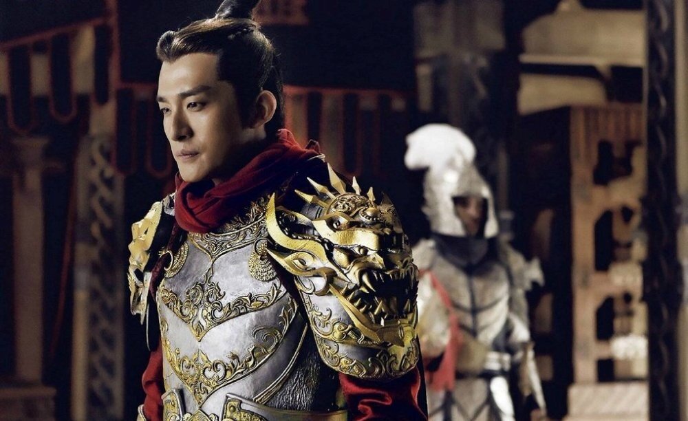 Хэ Ся (Сунь Ичжоу) на момент съемок было 33 года. Фото из открытого источника