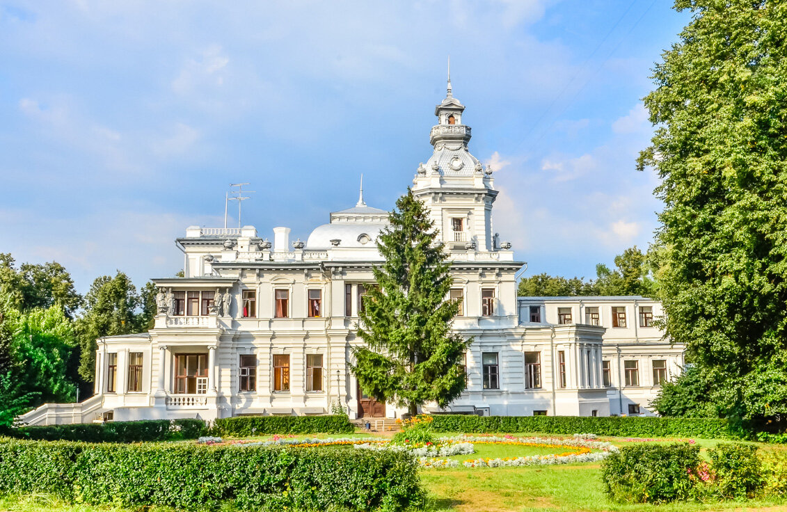 Дворцы москвы и подмосковья фото с названиями