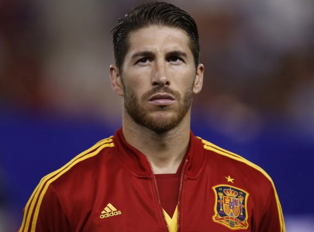 Серхио Рамос - рекордсмен сборной Испании по количеству сыгранных матчей (180)