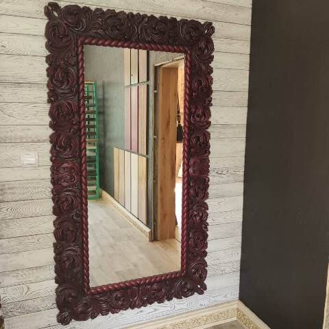 шикарное резное зеркало из массива дуба.