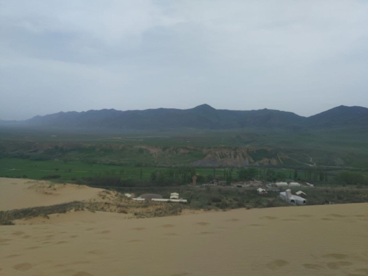 Вид с бархана Сарыкум