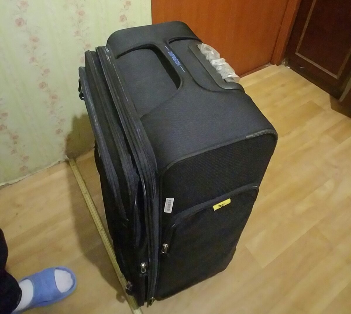 чемодан после девяти перелетов