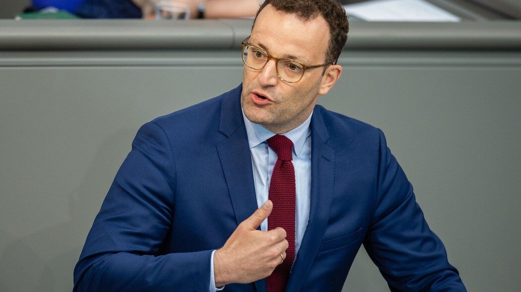 Министр здравоохранения германии и его муж