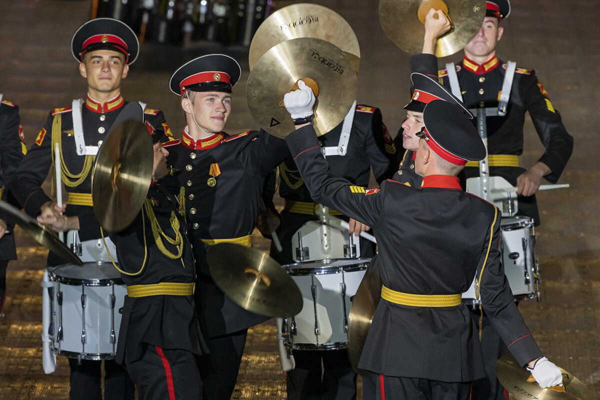 Оркестр суворовцев МВМУ на фестивале Спасская башня. Фото из интернета. 