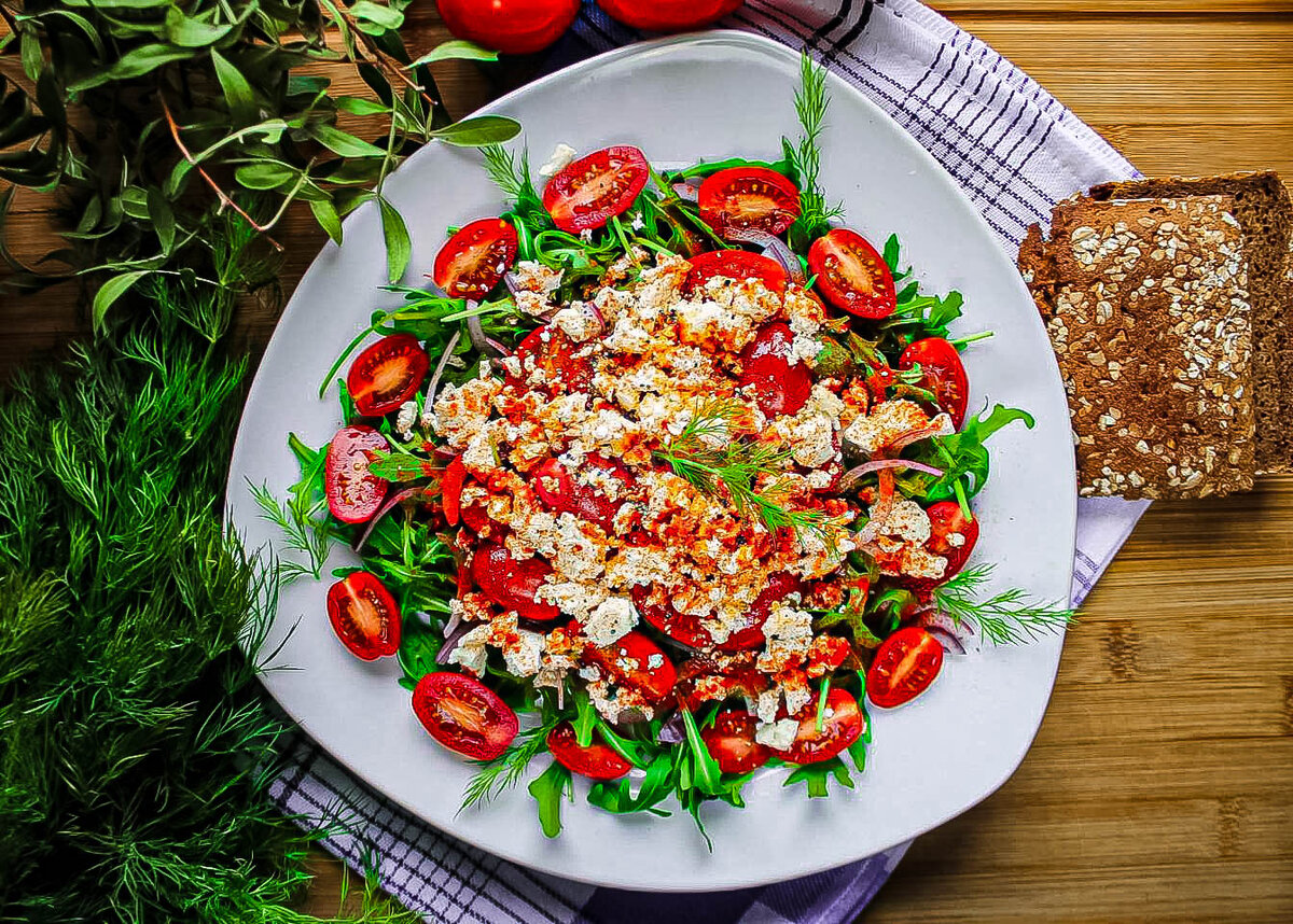 ТОП 5+ ЛЕТНИХ САЛАТОВ 🍅 РЕЦЕПТЫ С ПОМИДОРАМИ | Простые и вкусные рецепты  от 1000.menu на Яндекс Дзен | Дзен