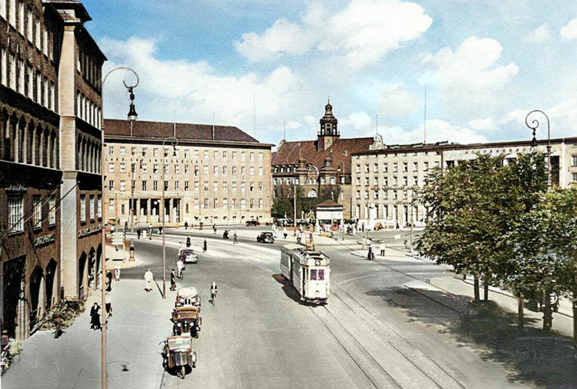 Справа на фото — здание Nordbahnhof