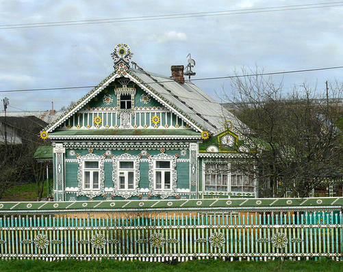 Еще одна типичная дача в России. Отличный дом для типичной русской babushka.