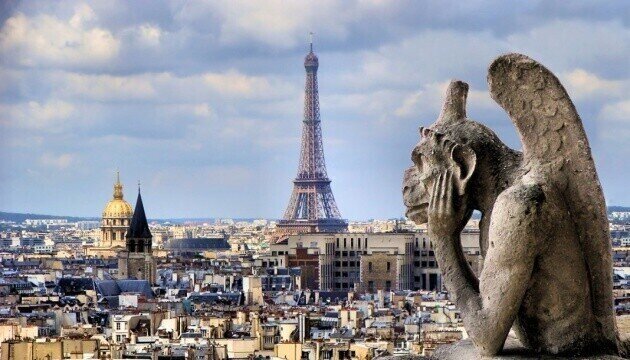 Во Франции проживает более пяти миллионов человек арабского и африканского происхождения . В прошлом Франция была колонией, куда приезжали и расселялись люди из разных регионов со всего мира. Франция — самая посещаемая страна в мире. В 2013 году Франция приняла 84 миллиона иностранных туристов. К концу 2030 года французы рассчитывают увеличить ежегодный показатель до 100 миллионов. После Германии Франция занимает второе место по численности населения в странах ЕС . И 85% его населения живет в городских районах. Тем не менее, другие языки и диалекты также популярны во Франции; Французский язык является официальным и первым языком 88% населения. Италия находится к западу от Франции. Во Франции живет миллион говорящих по-итальянски людей , большинство из которых живут недалеко от итальянской границы. Знаете ли вы, что самая длинная подтвержденная человеческая продолжительность жизни — французская женщина Жанна Калмент, которая прожила 122 года и 164 дня? Калмент родилась 21 февраля 1875 года и умерла 4 августа 1997 года. Интересно, что она пережила свою дочь и внука на несколько десятилетий . Электромобили довольно популярны во Франции. Франция лидирует во всех других европейских странах по объему продаж электромобилей. В 2018 году во Франции было зарегистрировано 8 779 пассажирских электромобилей . Французский изобретение — парашют, воздушный шар, кинокамера, велосипед и надувные шины для автомобилей . Французы, очевидно, очень умные люди.