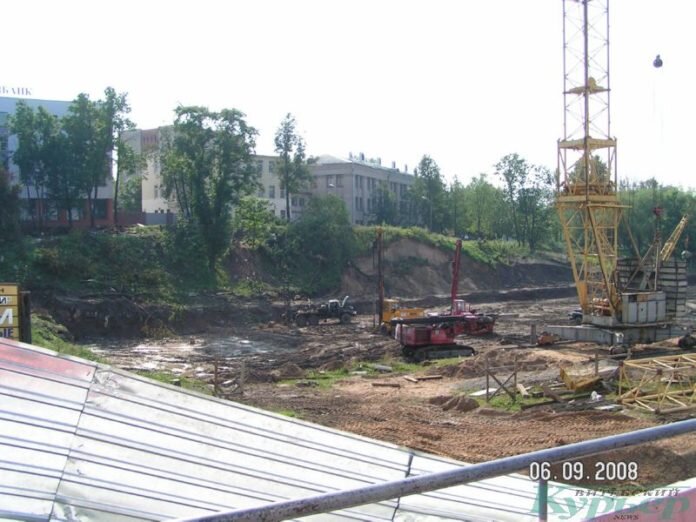 6 сентября 2008 года. Начало строительства «Пирамида». Фото: Сергей Мартинович