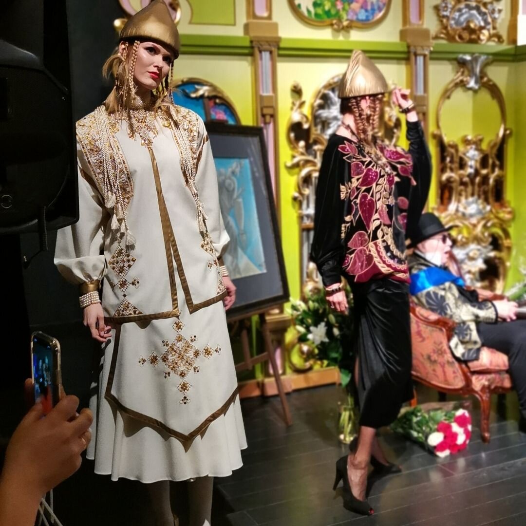 Экспозиция, посвященная творчеству Вячеслава Михайловича Зайцева. Пролистайте, чтобы увидеть больше фотографий