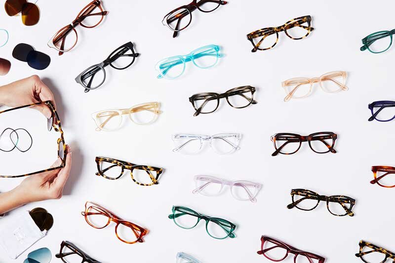 Стилисты предлагают разнообразный модельный ряд имиджевых очков