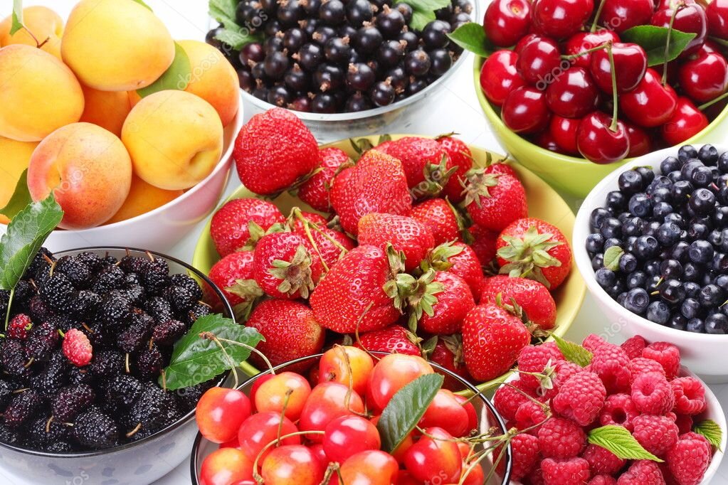 Фрукты в 6 месяцев. Фрукты и ягоды Узбекистана. Разнообразие ягод в напитках. Фрукты и ягоды здоровый образ. Different Berries.