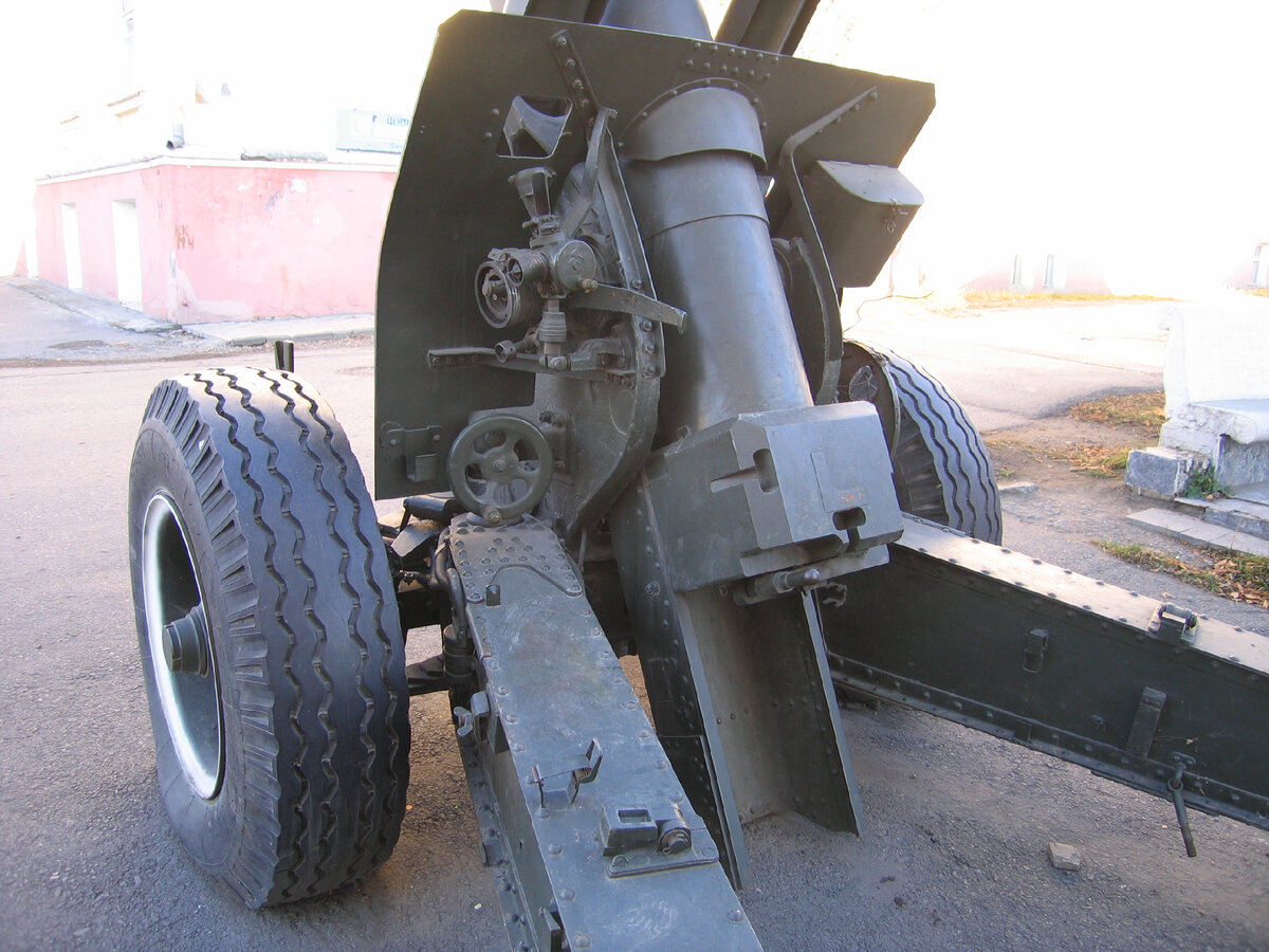 152-мм гаубица-пушка МЛ-20.