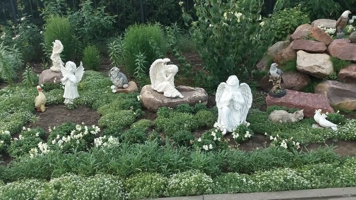 Из личного архива автора канала: аллея в Дивеево