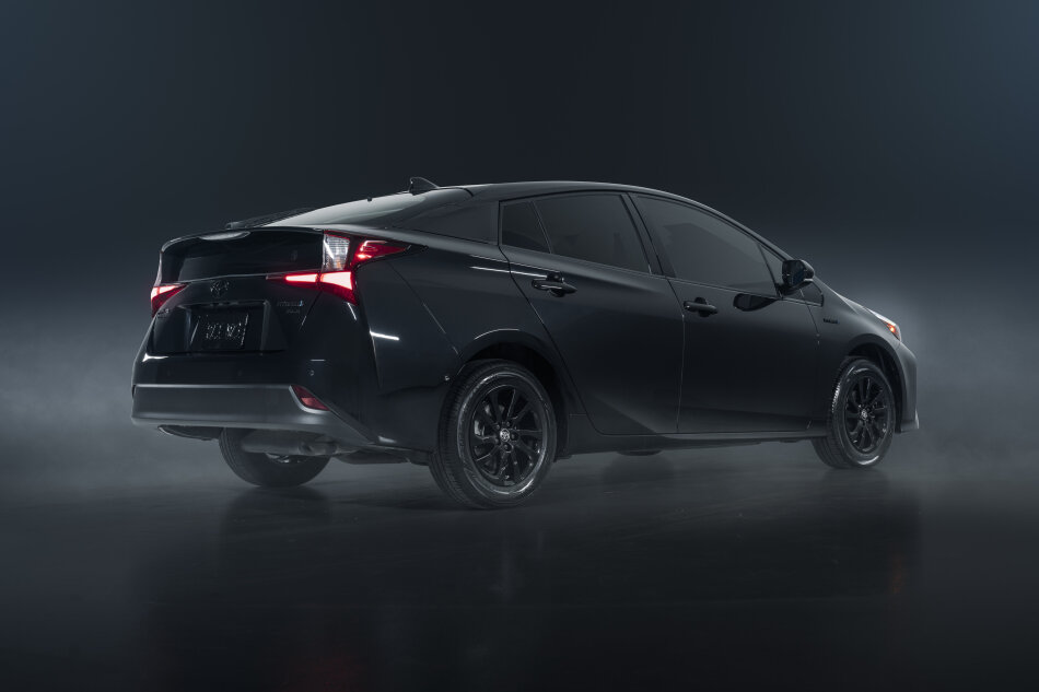 Гибрид Toyota Prius 2022 модельного года